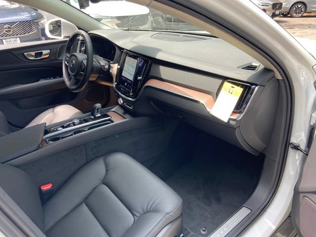 New 2026 Volvo V60 B5 Cross Country Plus w/ Protection Package Premier AWD/4WD image 17