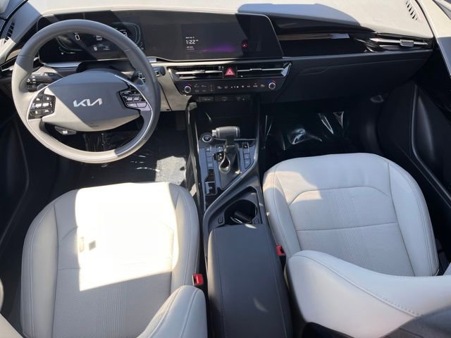 Used 2023 Kia Niro EX image 12