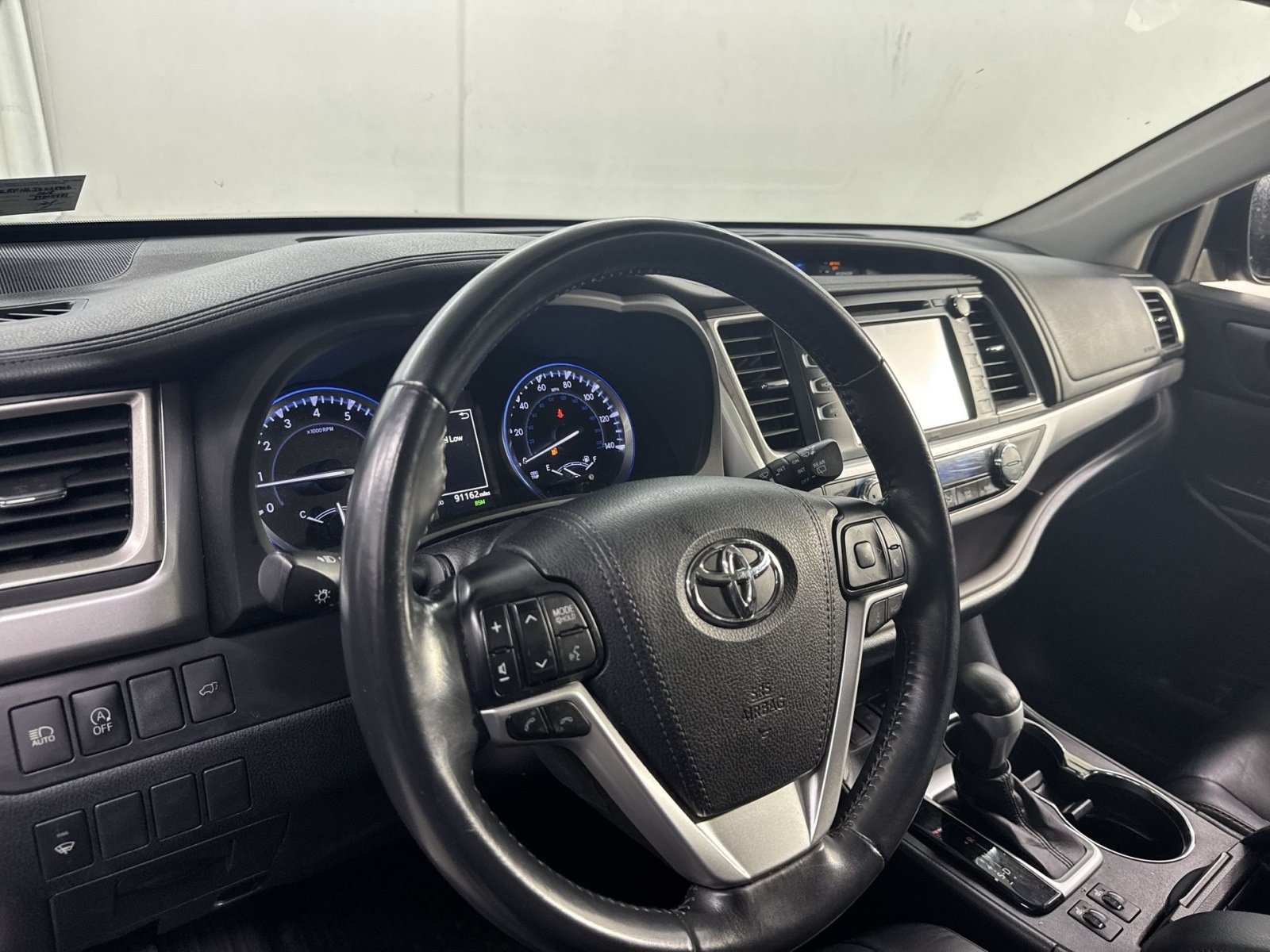 Used 2018 Toyota Highlander XLE AWD/4WD image 13