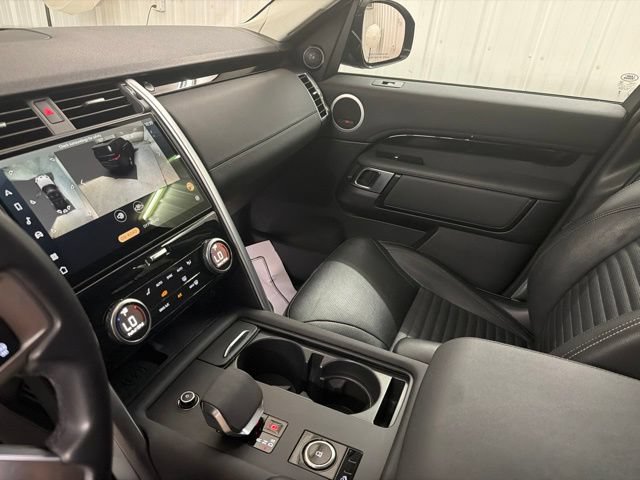 Used 2024 Land Rover Discovery S AWD/4WD image 34