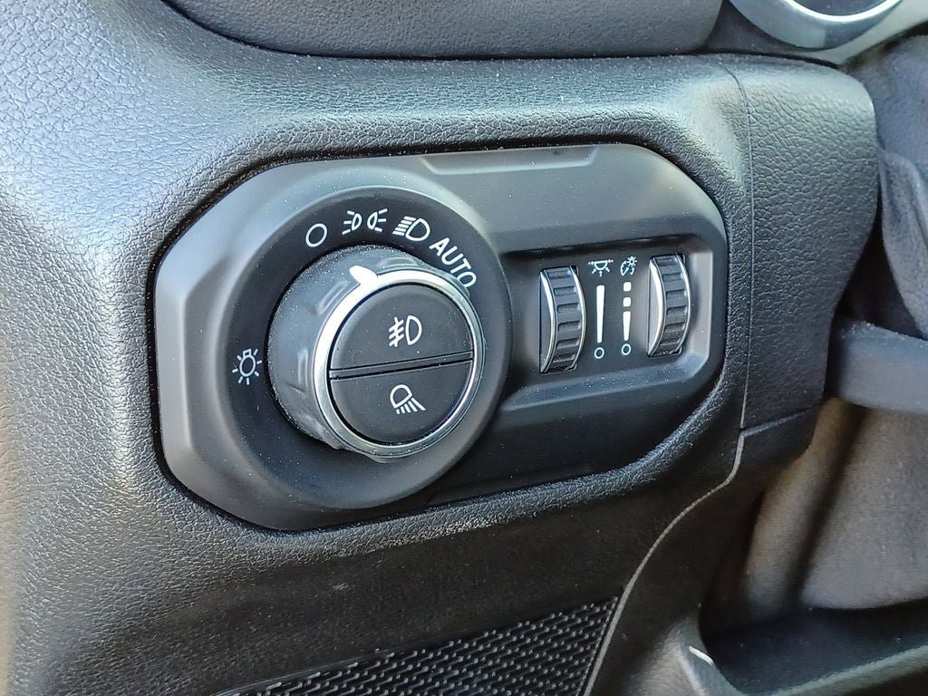 Used 2021 Jeep Gladiator 80th Anniversary AWD/4WD image 13