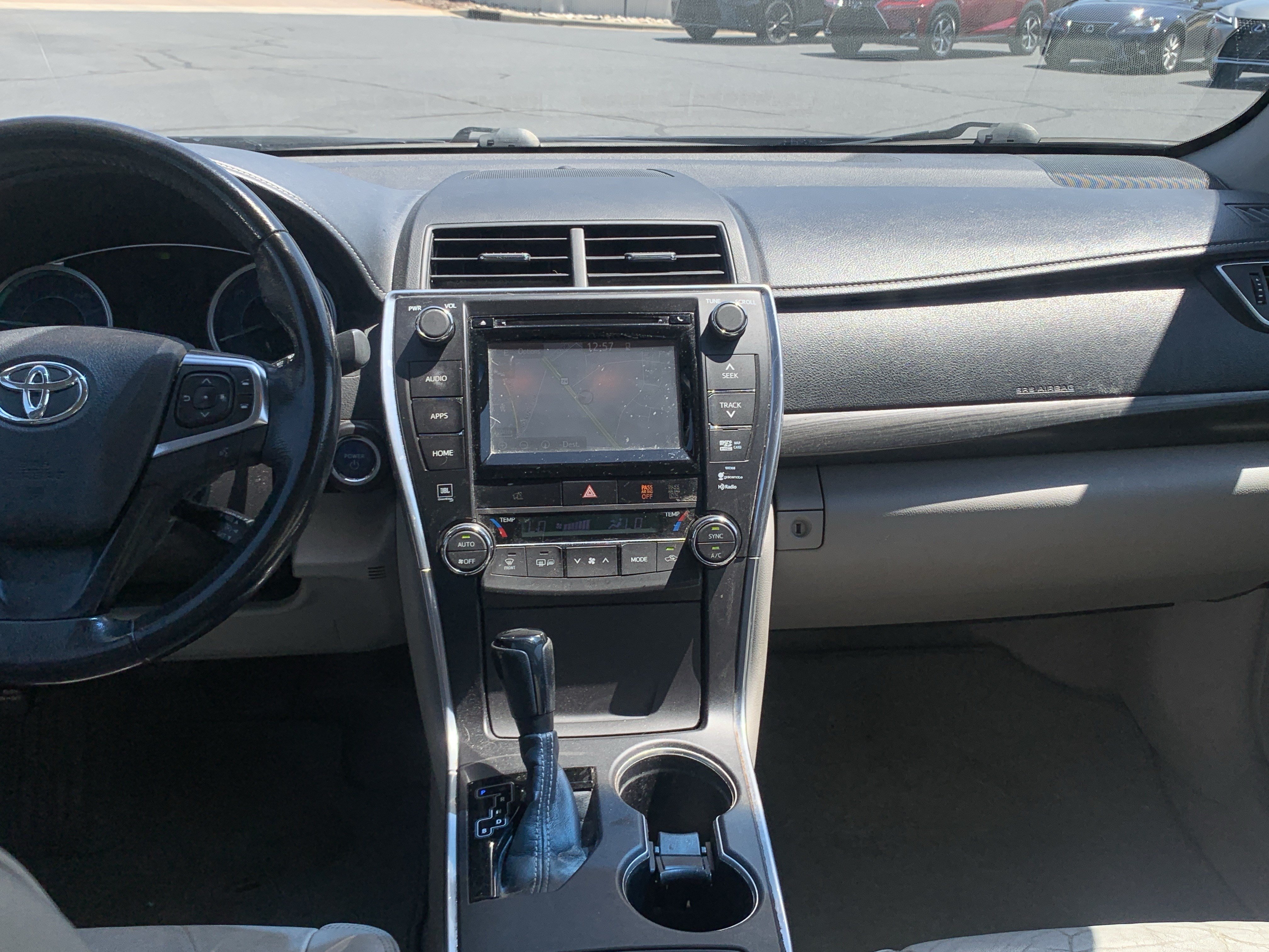 Used 2015 Toyota Camry XLE w/ Moonroof Package FWD image 30