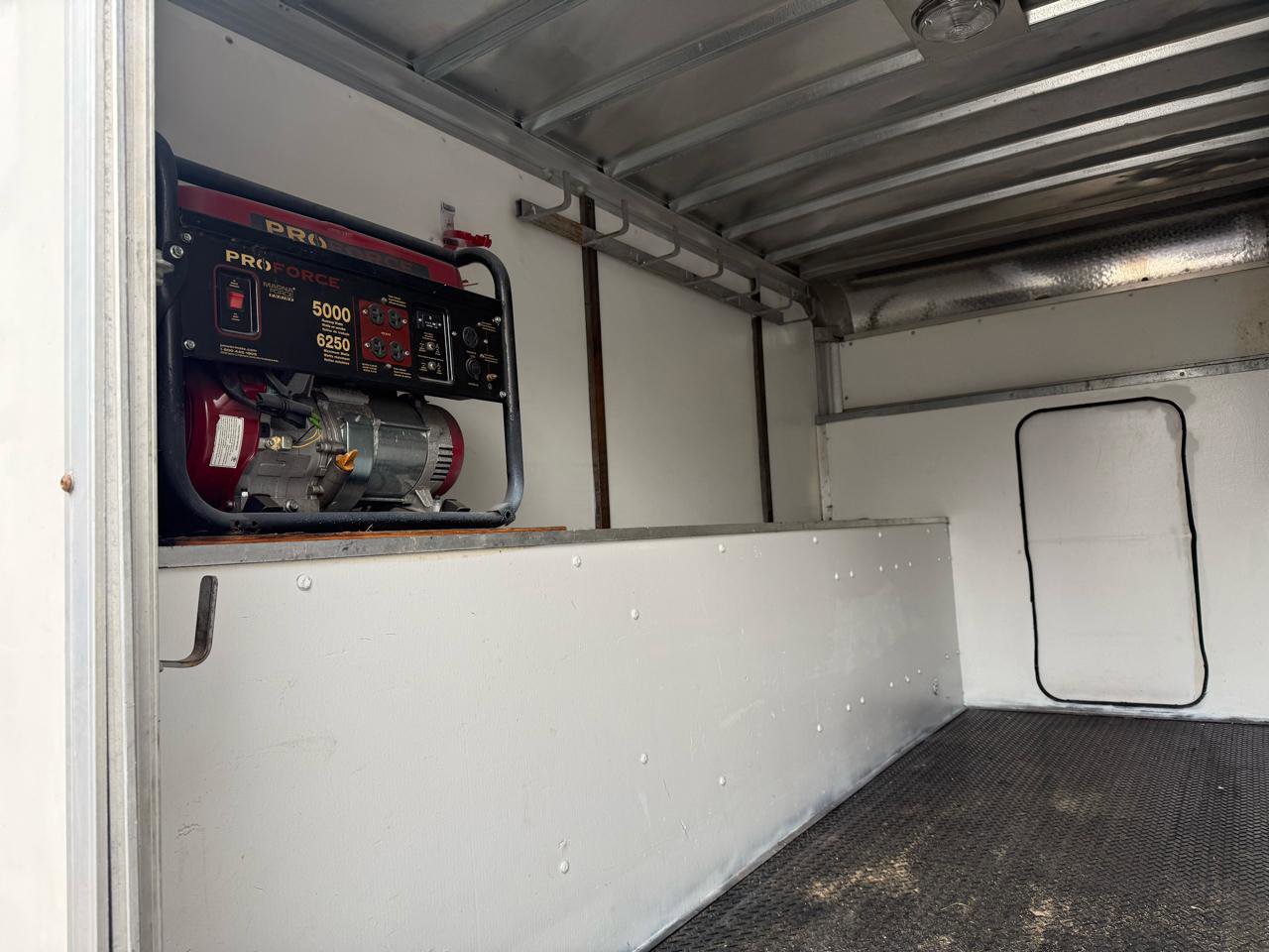 Used 2016 Chevrolet Express 3500 image 15