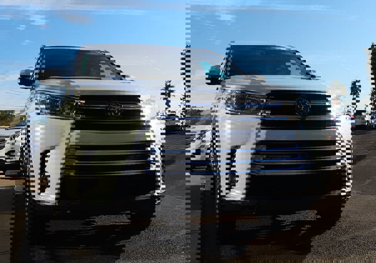 Used 2019 Toyota Highlander Limited image 18