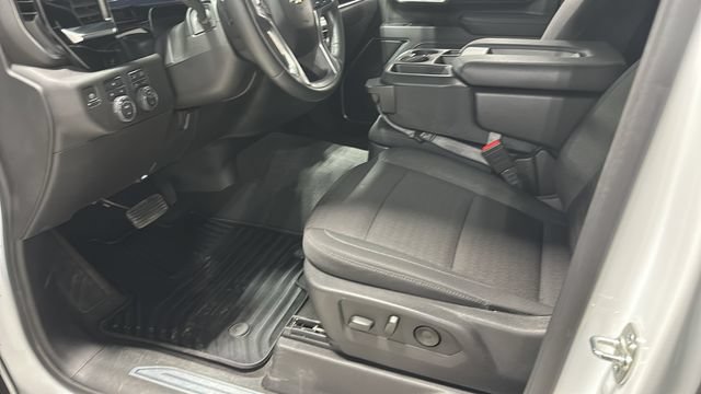 Used 2025 Chevrolet Silverado 2500 LT w/ Safety Package AWD/4WD image 7