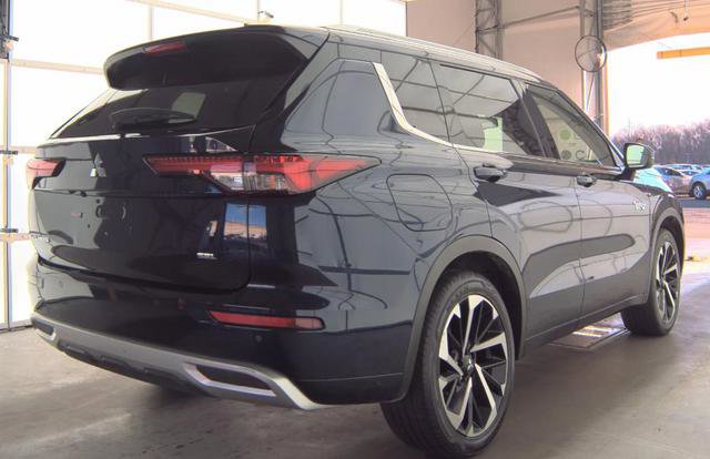 Used 2023 Mitsubishi Outlander SEL image 4