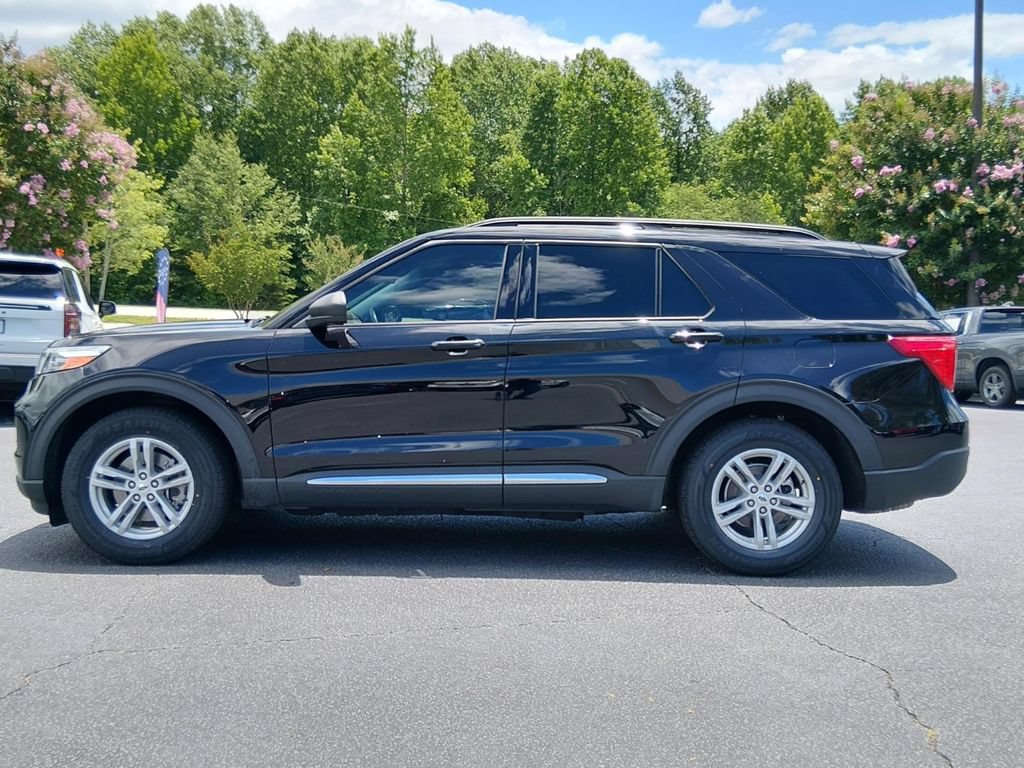 Used 2023 Ford Explorer XLT w/ Equipment Group 202A RWD image 7