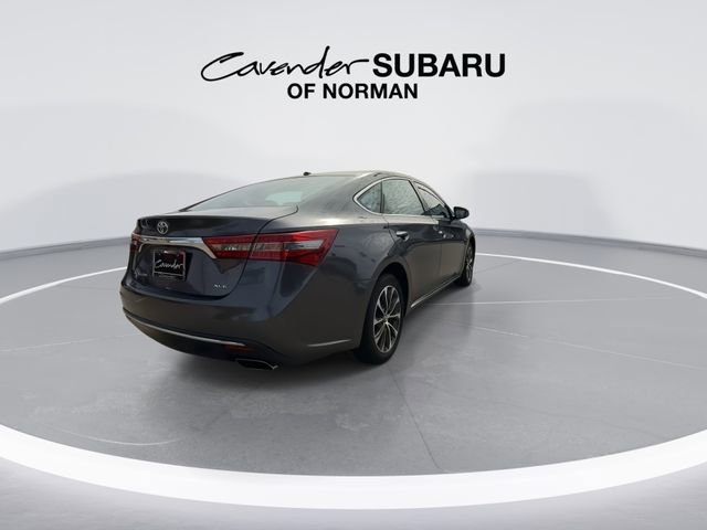 Used 2018 Toyota Avalon XLE image 2