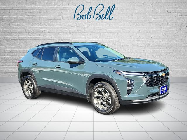 Certified 2025 Chevrolet Trax LT w/ Driver Confidence Package FWD image 1