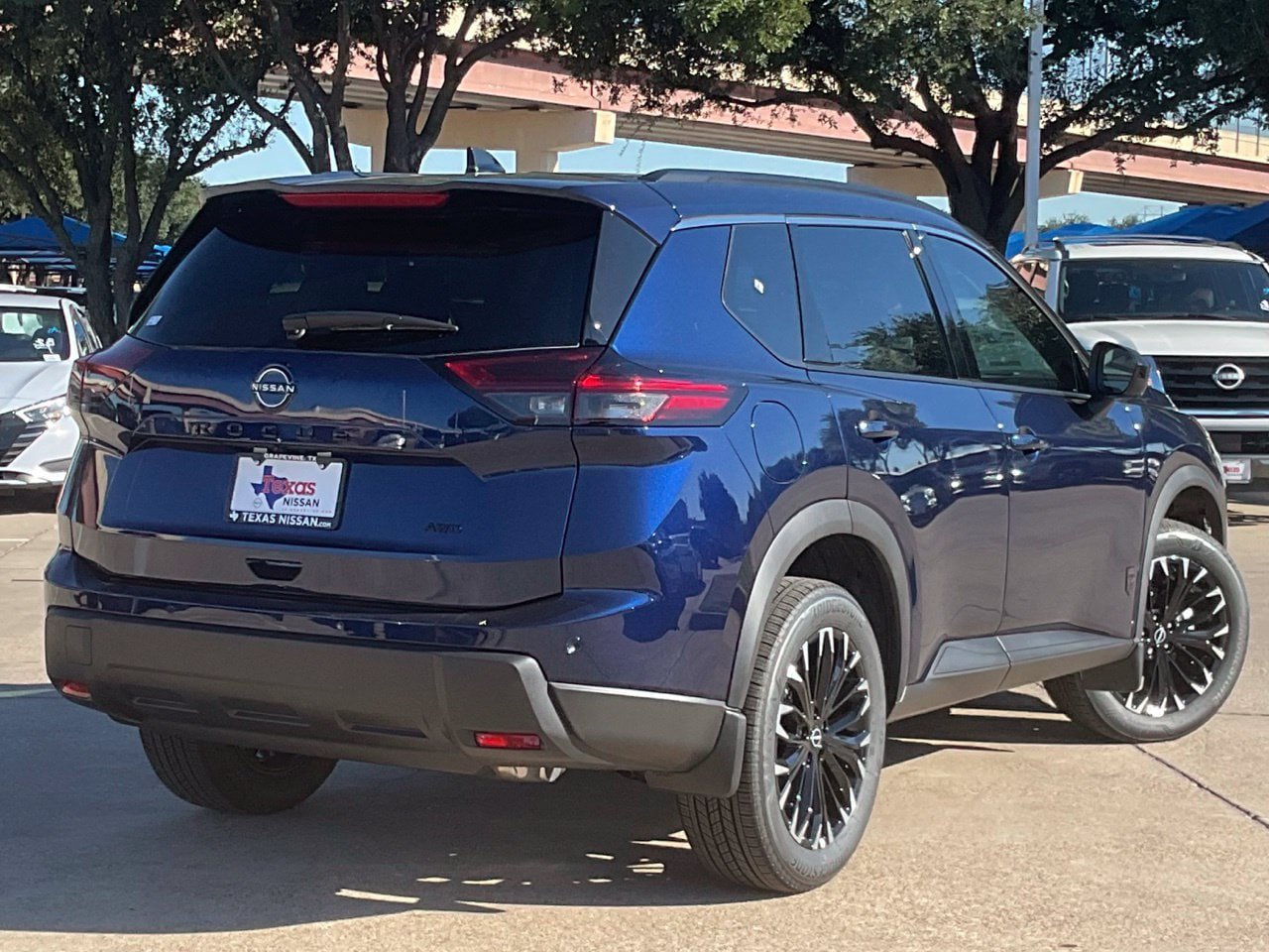 New 2027 Nissan Rogue Dark Armor AWD/4WD image 4