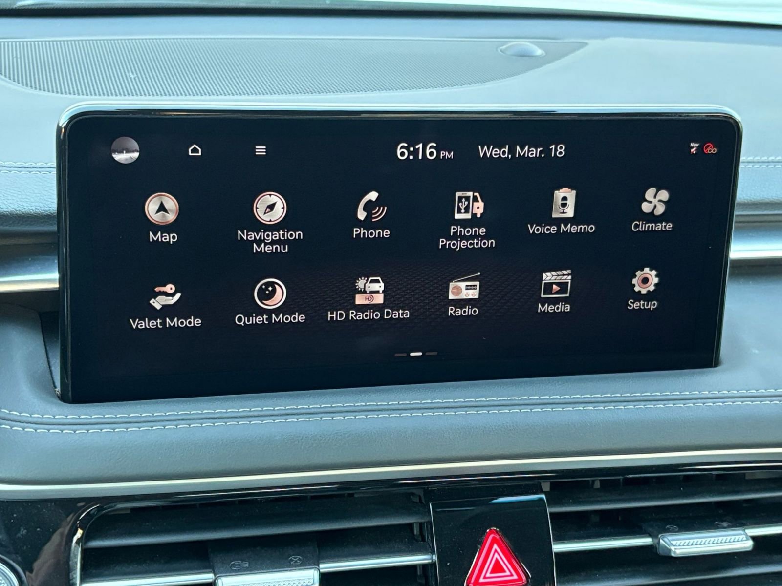 Used 2025 Genesis G70 2.5T image 21