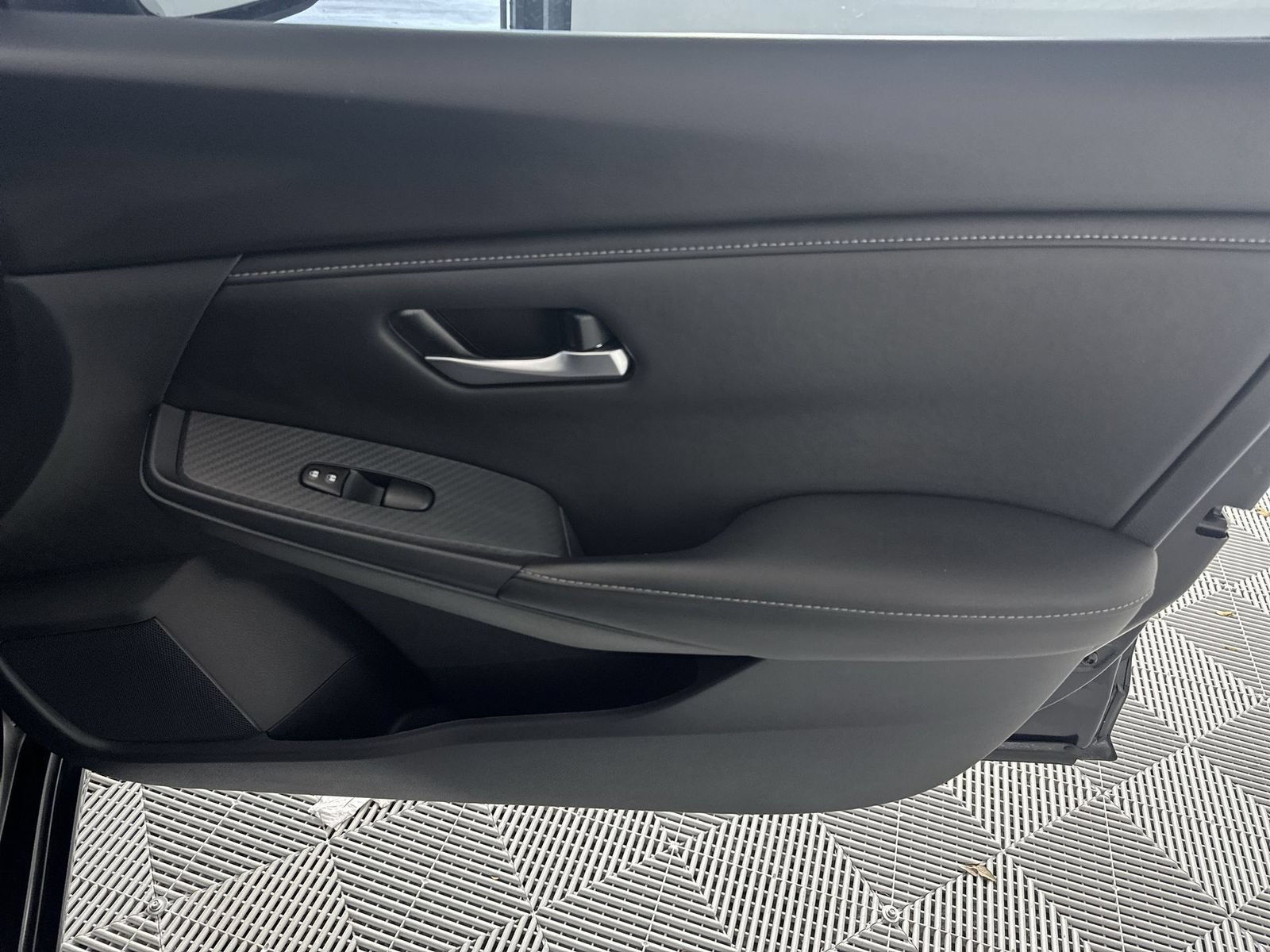 Certified 2024 Nissan Sentra SV FWD image 32
