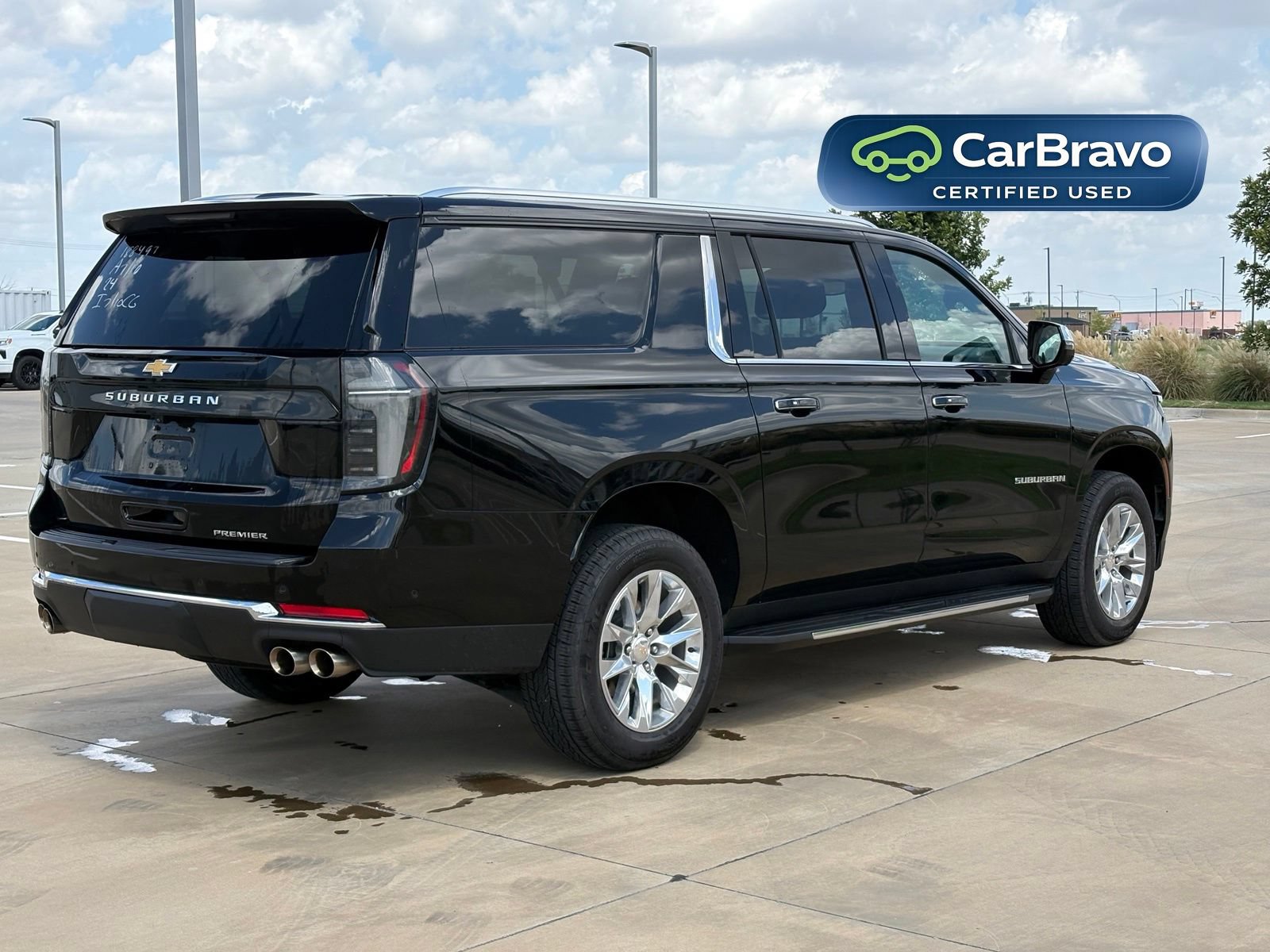 Used 2026 Chevrolet Suburban Premier AWD/4WD image 7