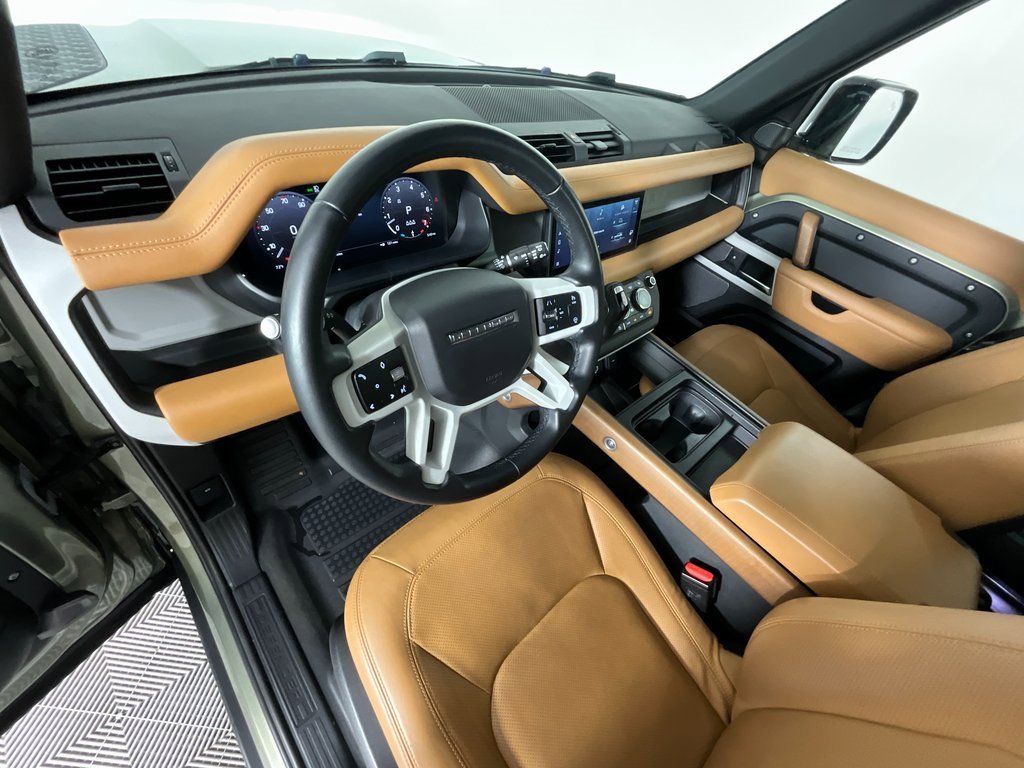 Used 2023 Land Rover Defender 110 SE image 15