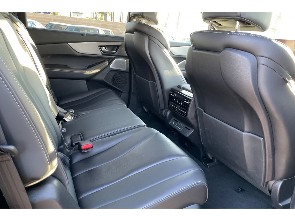 Certified 2025 Acura MDX FWD w/ Technology Package image 18