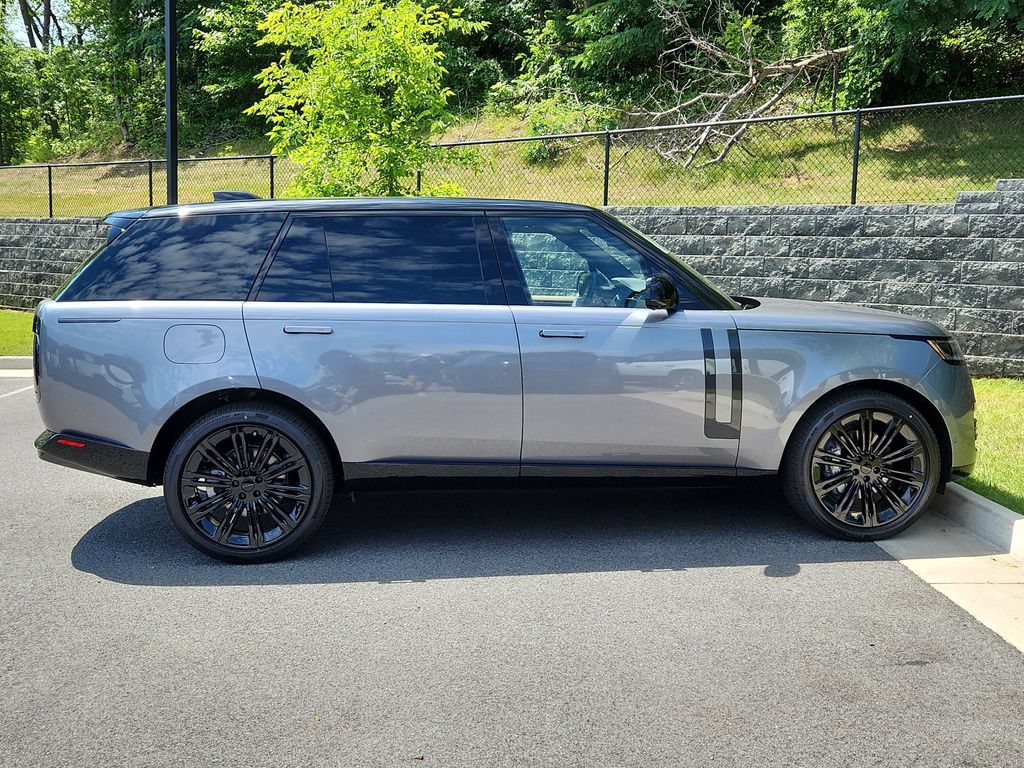New 2026 Land Rover Range Rover Long Wheelbase SE AWD/4WD image 11