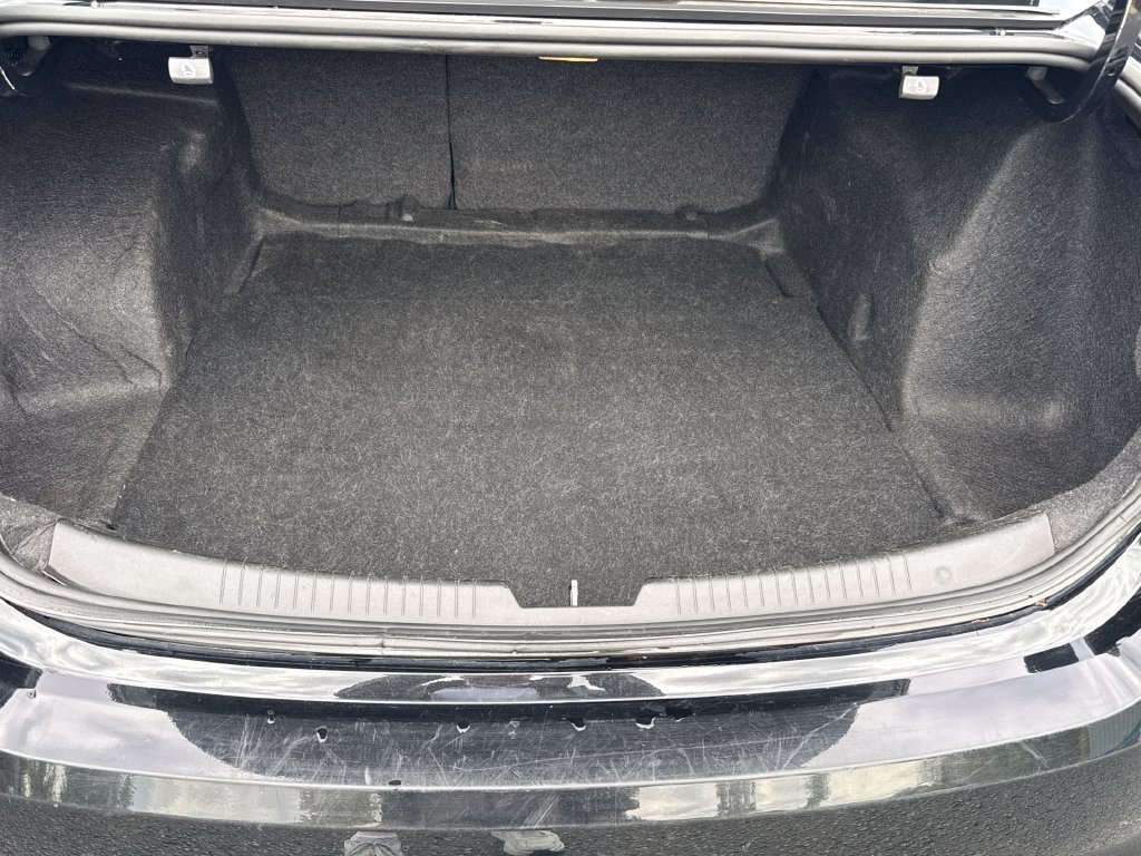 Used 2022 Chevrolet Malibu LT FWD image 24