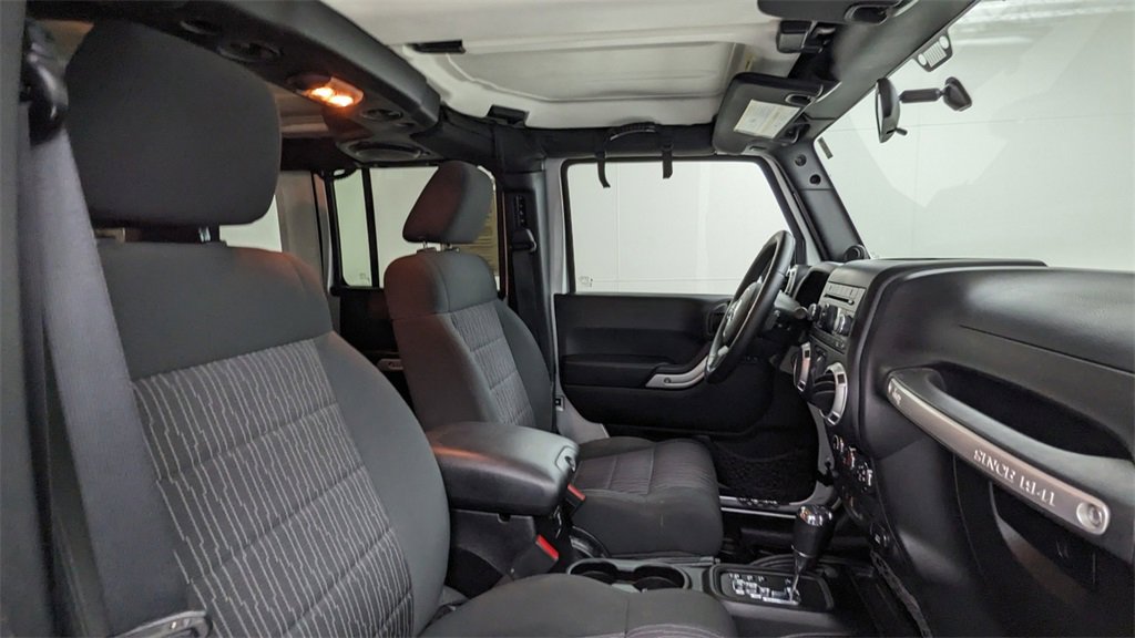 Used 2012 Jeep Wrangler Unlimited Sahara w/ Dual Top Group image 35
