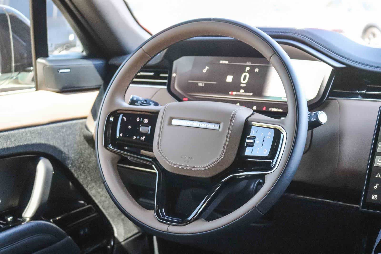 Used 2025 Land Rover Range Rover Sport Dynamic SE AWD/4WD image 12