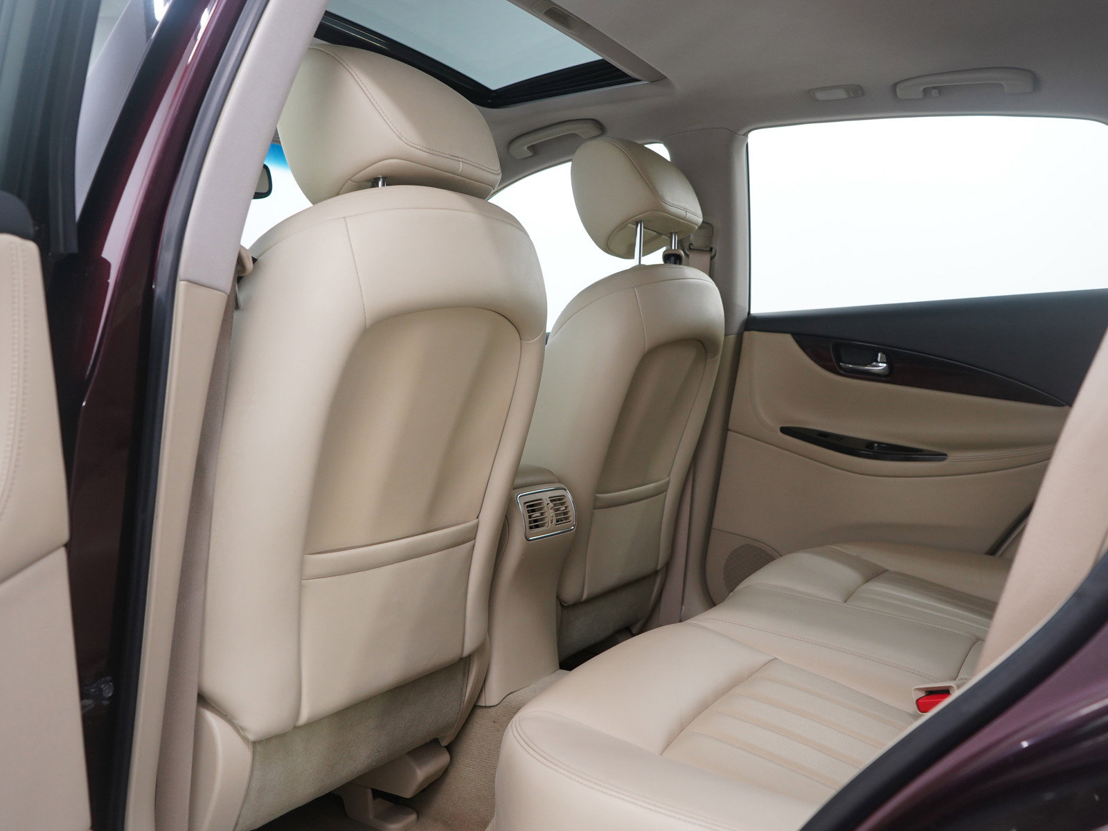 Used 2017 INFINITI QX50 AWD w/ Premium Plus Package image 18