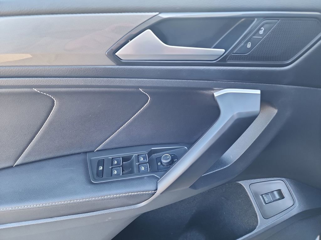 Used 2024 Volkswagen Tiguan SE image 13