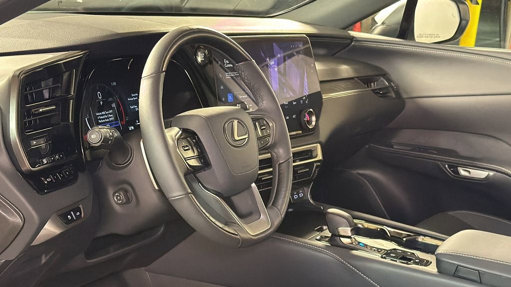 Used 2025 Lexus RX 350 Premium image 24