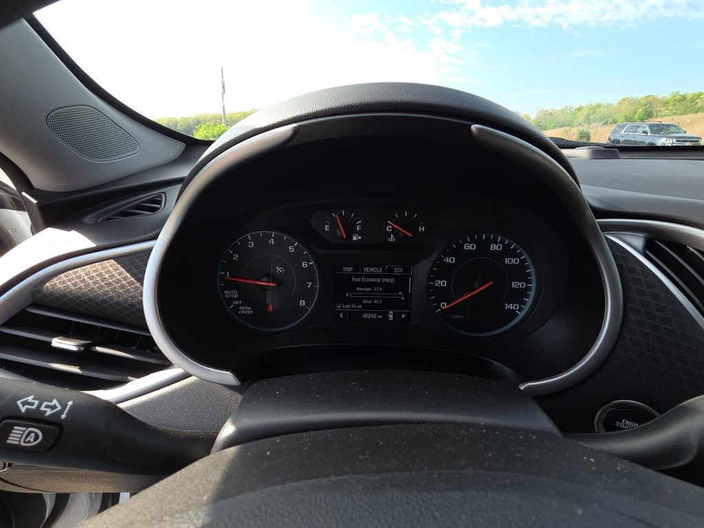 Used 2025 Chevrolet Malibu LT FWD image 9