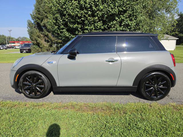 Used 2016 MINI Cooper S FWD image 1
