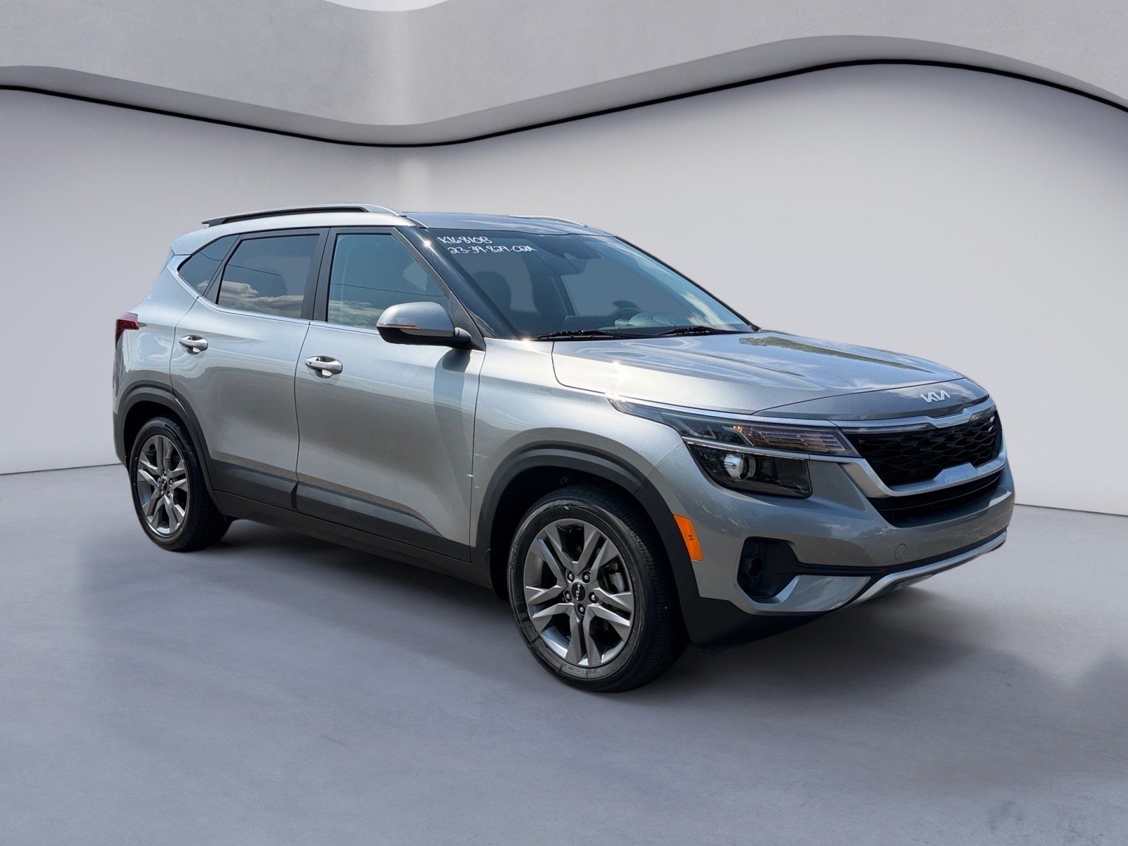 Used 2023 Kia Seltos S FWD image 7