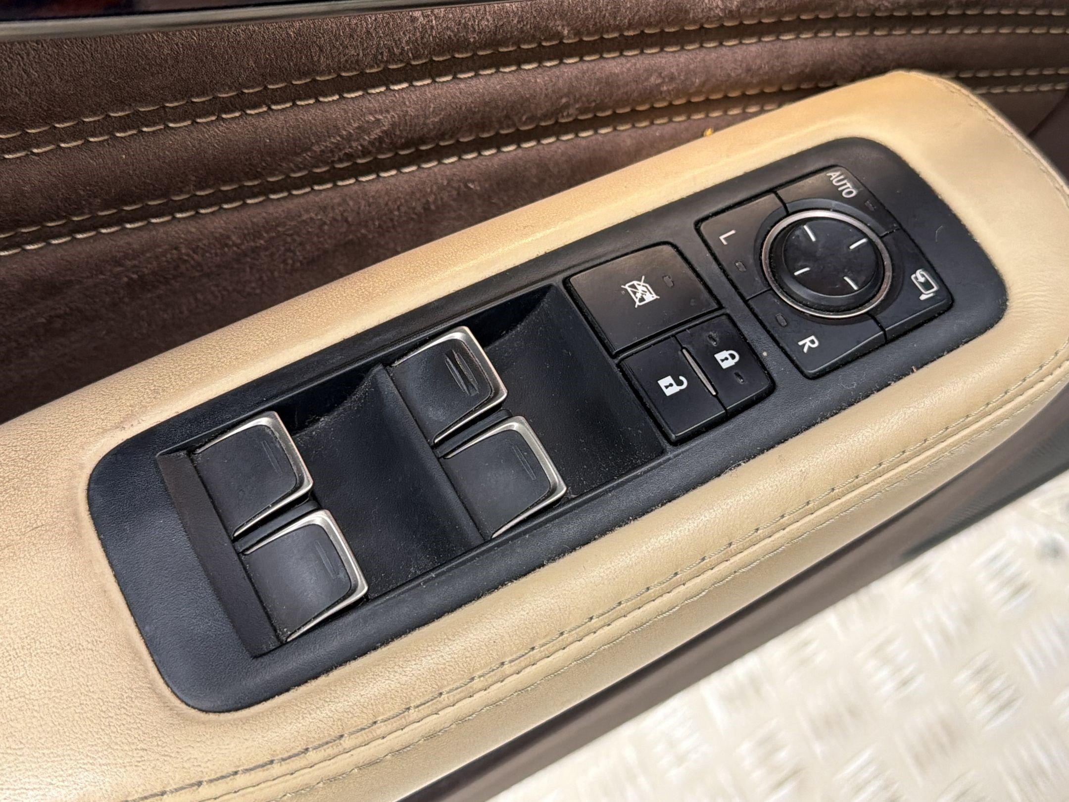 Used 2019 Lexus LS 500 w/ Interior Upgrade Package RWD image 18