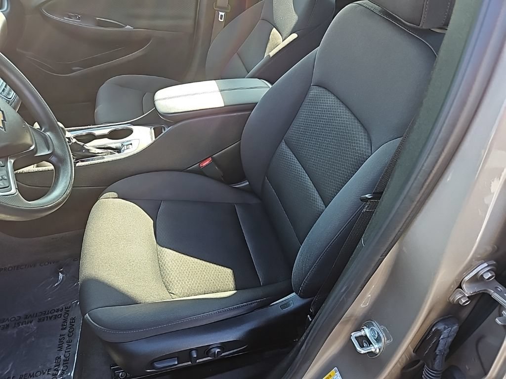 Used 2025 Chevrolet Malibu LT FWD image 19