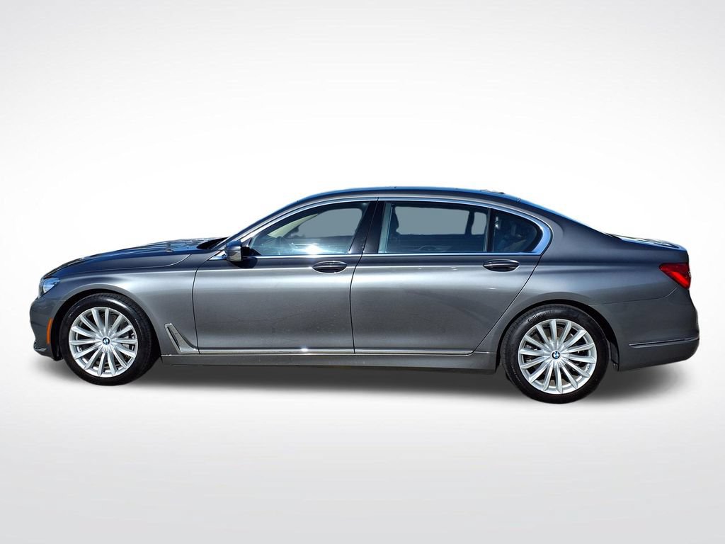 Used 2018 BMW 740i RWD image 12