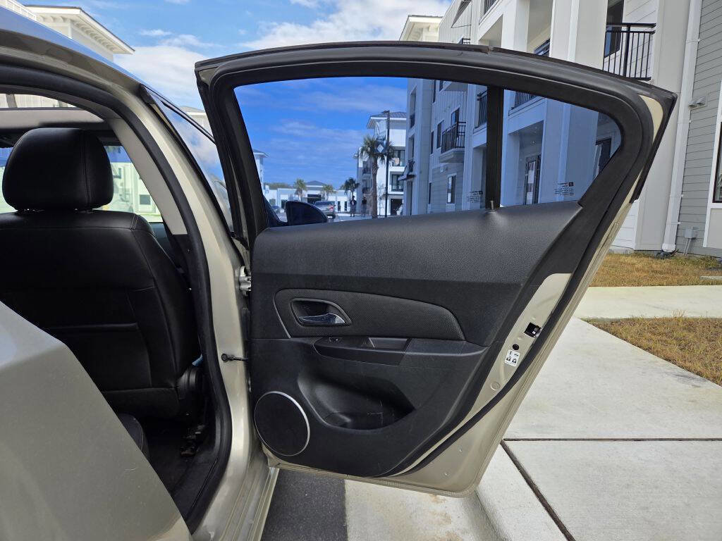 Used 2015 Chevrolet Cruze LTZ w/ Sun, Sound and Sport Package image 40