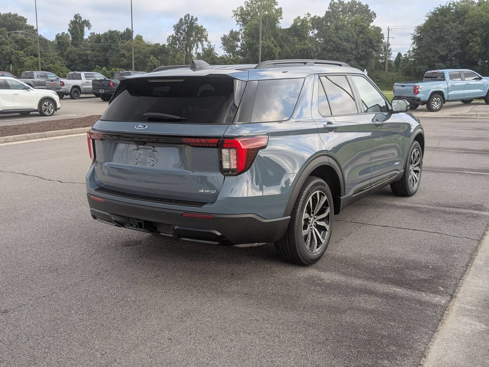 New 2026 Ford Explorer ST-Line AWD/4WD image 3