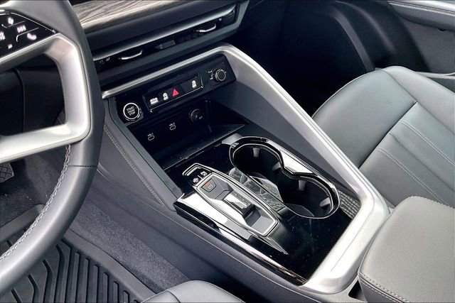 Used 2025 Audi Q5 Premium w/ Convenience Package AWD/4WD image 18