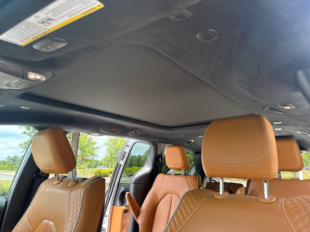 Used 2022 Chrysler Pacifica Pinnacle FWD image 30
