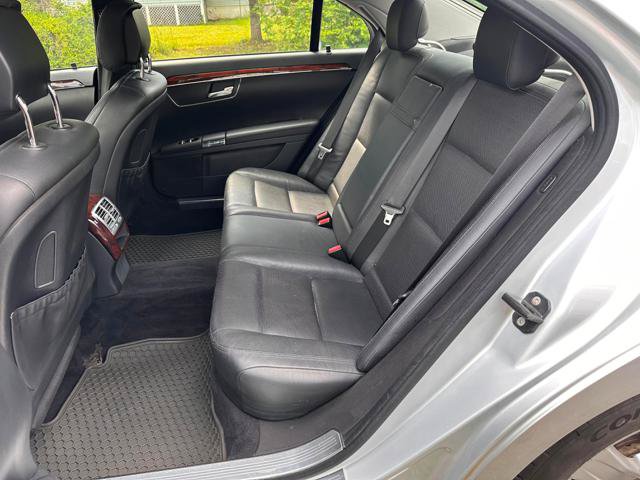 Used 2010 Mercedes-Benz S 550 4MATIC image 8