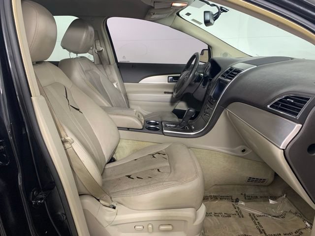 Used 2013 Lincoln MKX FWD image 17