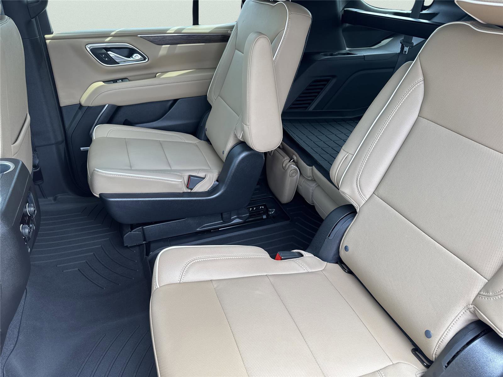 Used 2023 Chevrolet Tahoe Premier RWD image 32