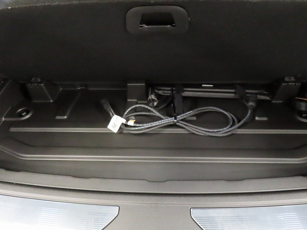 Used 2026 Cadillac Escalade Platinum Sport w/ LPO, Floor Liner Package image 38