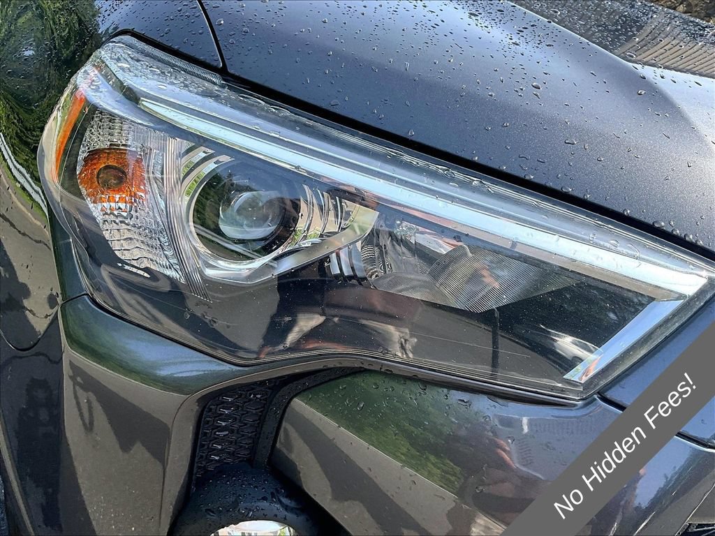 Used 2022 Toyota 4Runner SR5 AWD/4WD image 26
