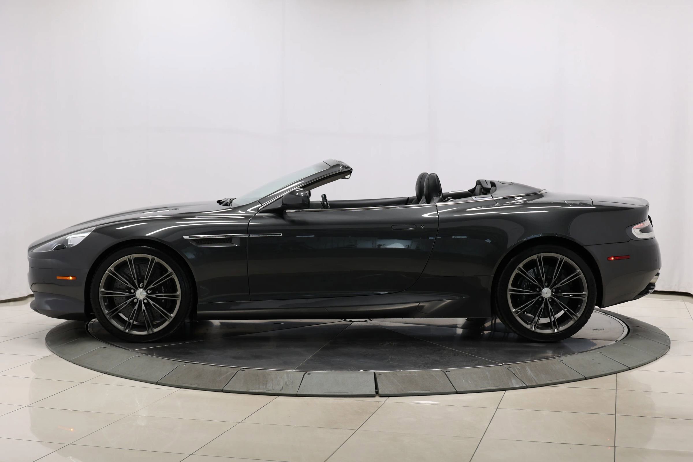 Used 2012 Aston Martin Virage Volante image 6
