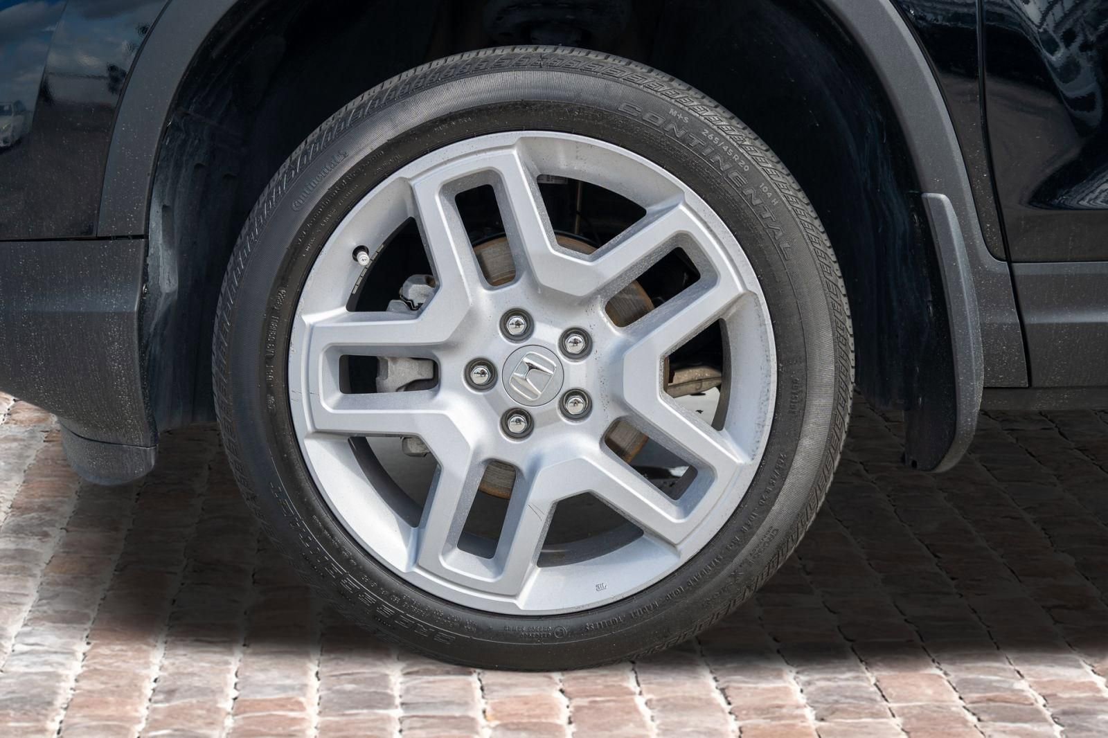 Certified 2025 Honda Passport EX-L image 39