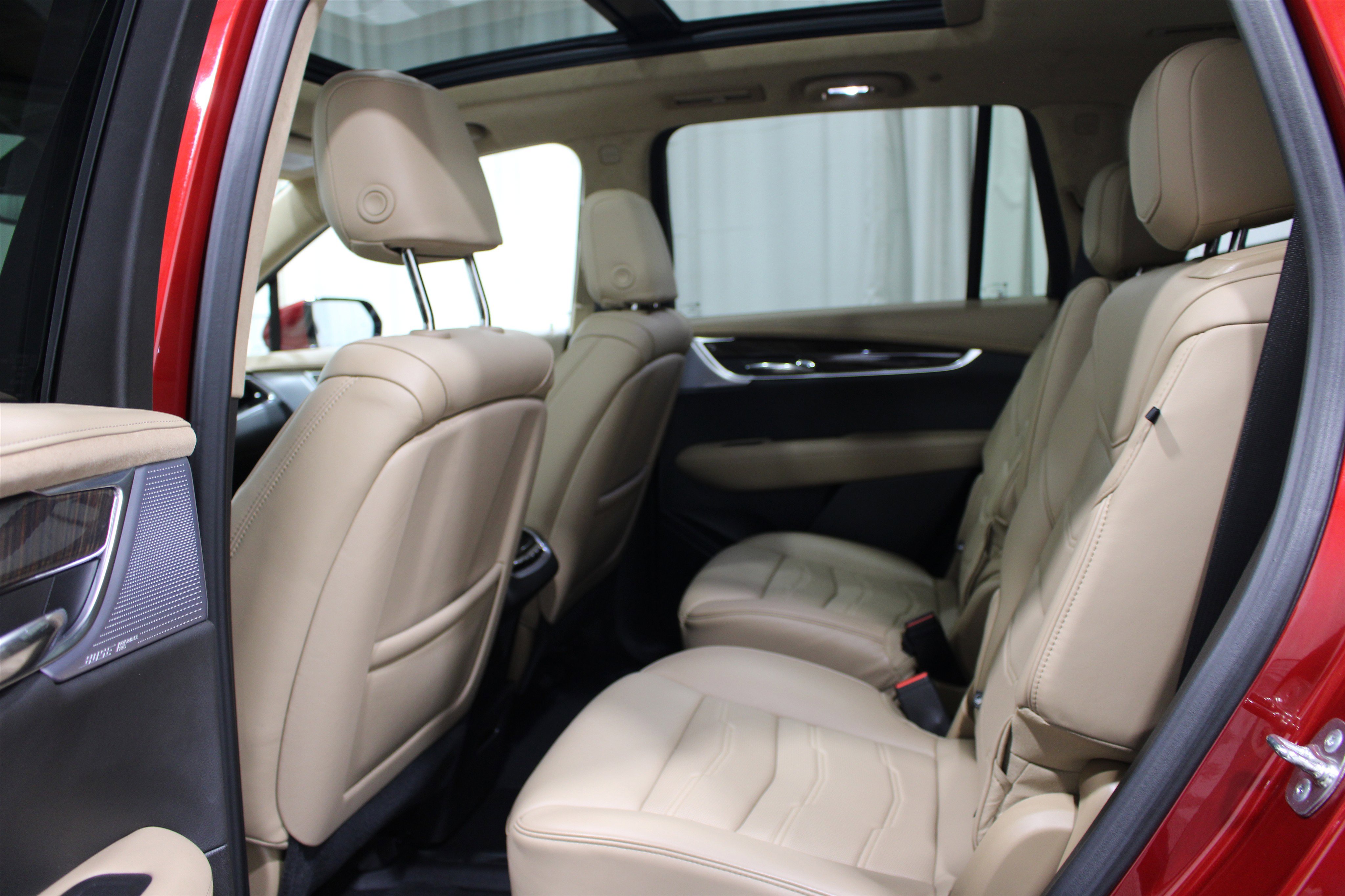 Certified 2025 Cadillac XT6 Premium Luxury w/ Platinum Package image 23