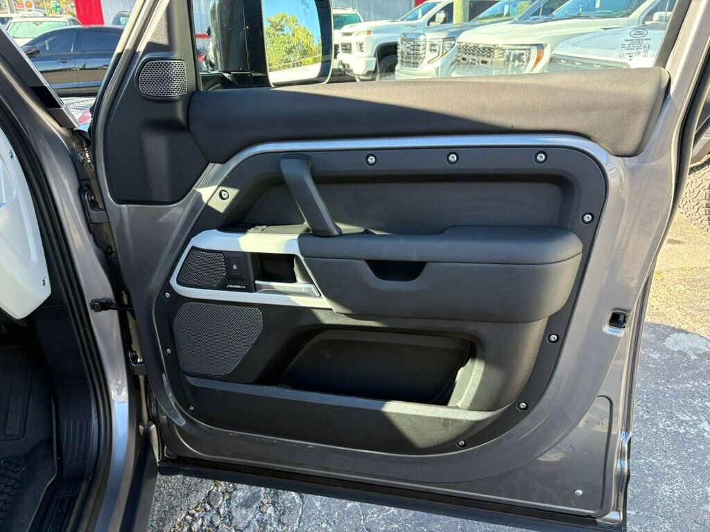 Used 2024 Land Rover Defender 110 S image 30