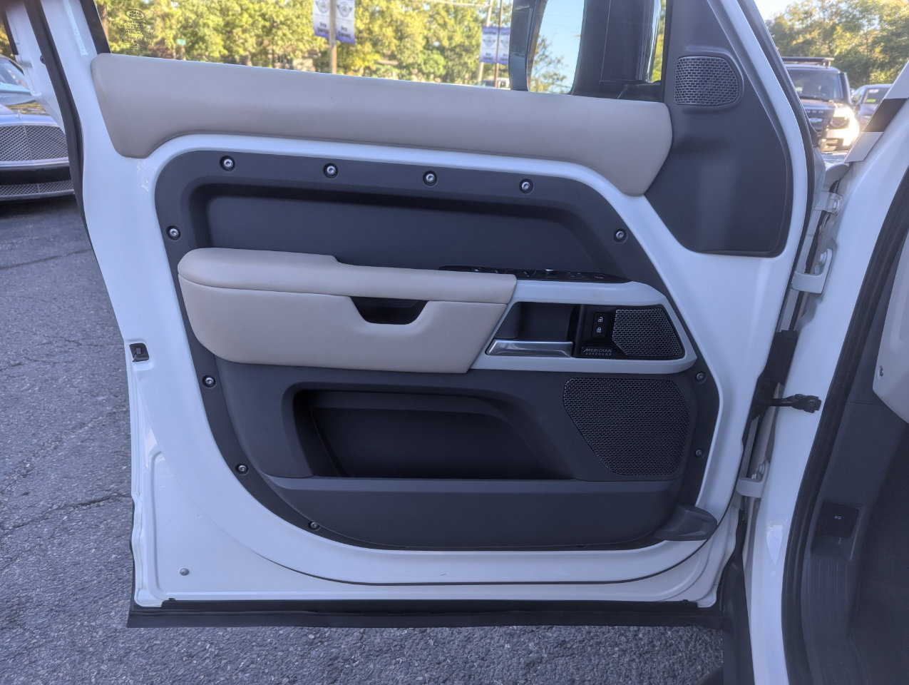 Used 2020 Land Rover Defender 110 HSE image 11