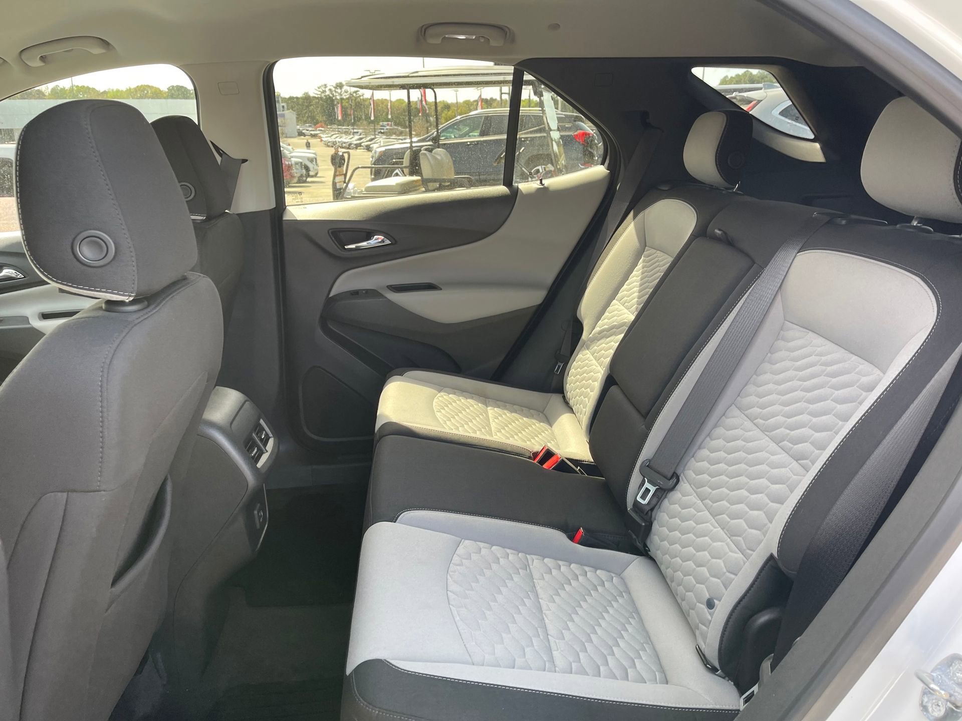 Used 2020 Chevrolet Equinox LT FWD image 22