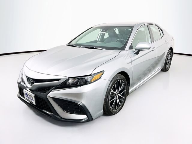 Used 2023 Toyota Camry SE w/ Protection Package (Q2) (TMS) image 3