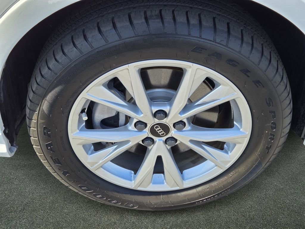 Used 2023 Audi Q3 2.0T Premium Plus w/ Premium Plus Package image 5