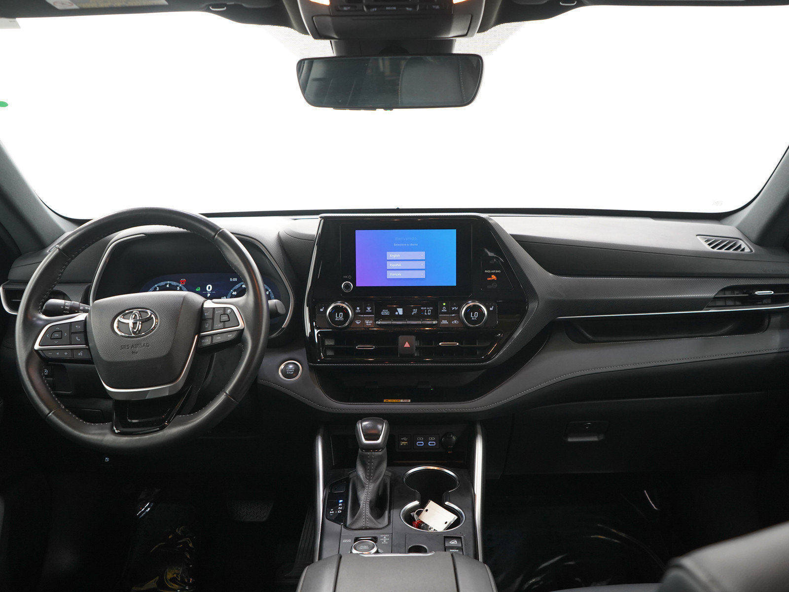 Used 2025 Toyota Highlander XSE AWD/4WD image 15